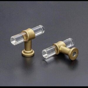 Elegant Gold and Clear Home Accent Knobs